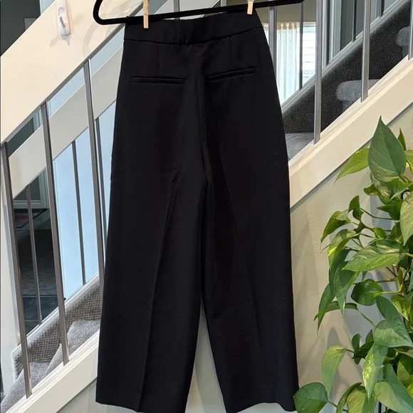 WILFRED The Limitless Pant Cropped in Black - Picture 5 of 9